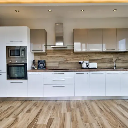 Maltese Luxury - Sunset Infinity Pools, Indoor Heated Pools And More! *