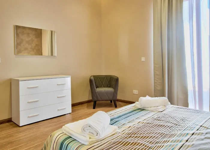 Maltese Luxury - Sunset Infinity Pools, Indoor Heated Pools And More!