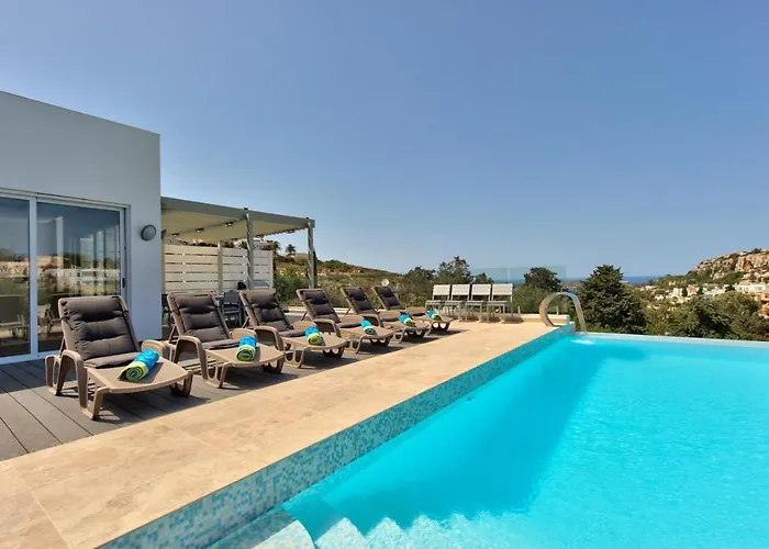 Villa Maltese Luxury - Sunset Infinity Pools, Indoor Heated Pools And More!