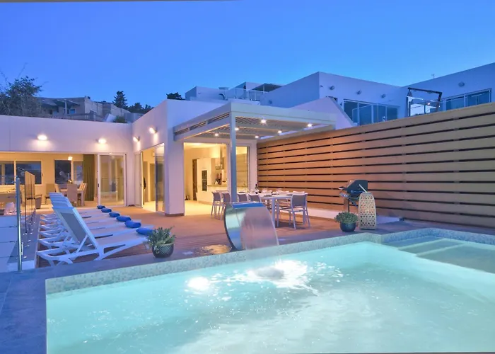 Maltese Luxury - Sunset Infinity Pools, Indoor Heated Pools And More! * Mellieħa