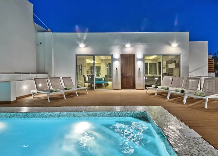Villa Maltese Luxury - Sunset Infinity Pools, Indoor Heated Pools And More! *