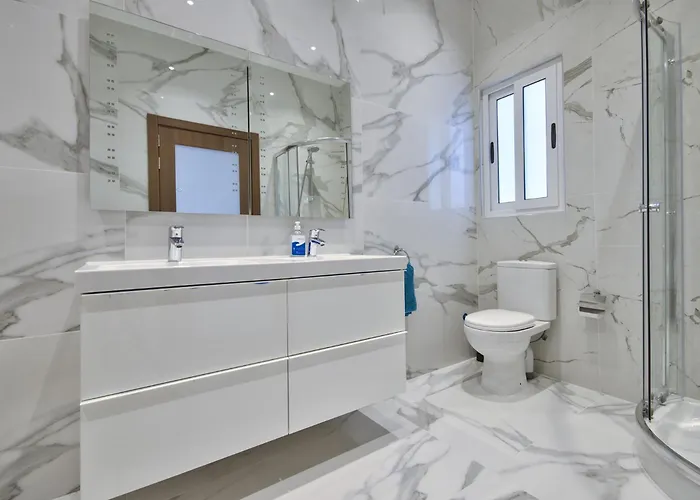 Maltese Luxury - Sunset Infinity Pools, Indoor Heated Pools And More! * Mellieħa