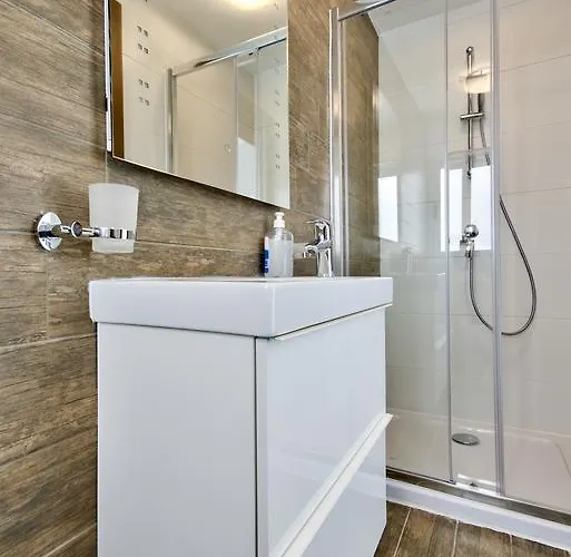 Villa Maltese Luxury - Sunset Infinity Pools, Indoor Heated Pools And More! *