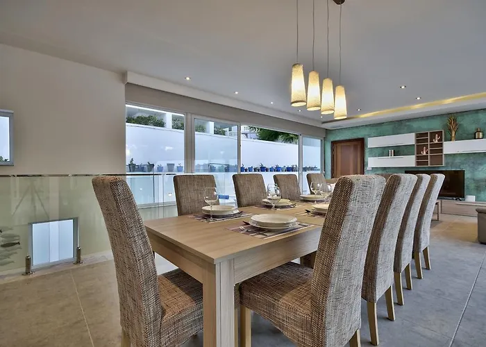 Maltese Luxury - Sunset Infinity Pools, Indoor Heated Pools And More! * Mellieħa