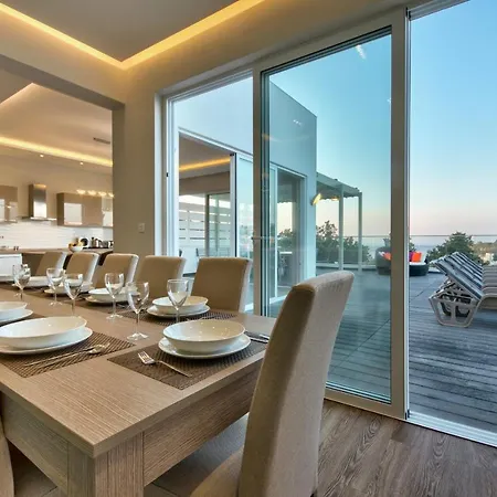 Maltese Luxury - Sunset Infinity Pools, Indoor Heated Pools And More! فيلة *