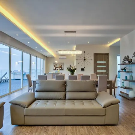 Maltese Luxury - Sunset Infinity Pools, Indoor Heated Pools And More!