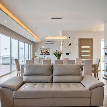 ヴィラ Maltese Luxury - Sunset Infinity Pools, Indoor Heated Pools And More!