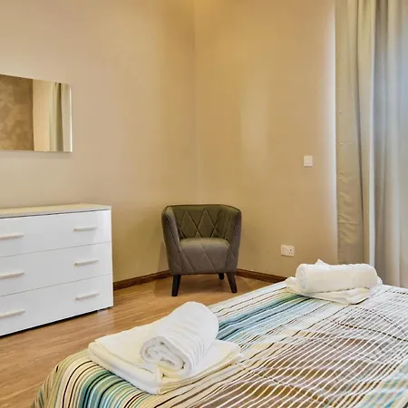 Maltese Luxury - Sunset Infinity Pools, Indoor Heated Pools And More!