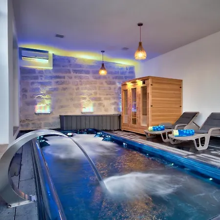 Maltese Luxury - Sunset Infinity Pools, Indoor Heated Pools And More! ヴィラ メーリッハ