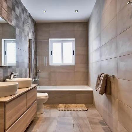 Maltese Luxury - Sunset Infinity Pools, Indoor Heated Pools And More! *