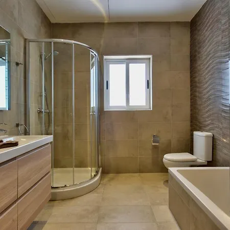 Maltese Luxury - Sunset Infinity Pools, Indoor Heated Pools And More! Villa Mellieha