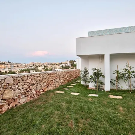 Maltese Luxury - Sunset Infinity Pools, Indoor Heated Pools And More! Mellieħa