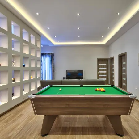 Maltese Luxury - Sunset Infinity Pools, Indoor Heated Pools And More! Villa Mellieha