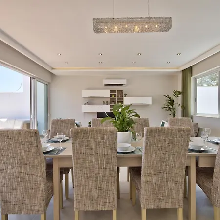 Maltese Luxury - Sunset Infinity Pools, Indoor Heated Pools And More! Villa