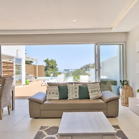 Maltese Luxury - Sunset Infinity Pools, Indoor Heated Pools And More! *