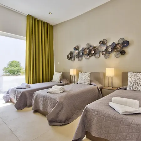 Maltese Luxury - Sunset Infinity Pools, Indoor Heated Pools And More! Villa *