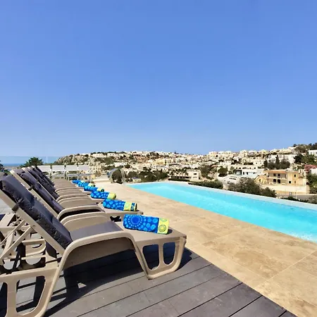 Villa Maltese Luxury - Sunset Infinity Pools, Indoor Heated Pools And More! Mellieha