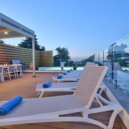 Villa Maltese Luxury - Sunset Infinity Pools, Indoor Heated Pools And More! Mellieha