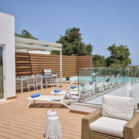 Maltese Luxury - Sunset Infinity Pools, Indoor Heated Pools And More! Mellieha