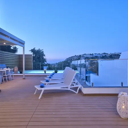 Villa Maltese Luxury - Sunset Infinity Pools, Indoor Heated Pools And More!