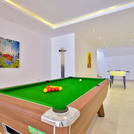 Maltese Luxury - Sunset Infinity Pools, Indoor Heated Pools And More! Villa *