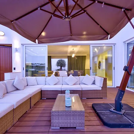 Maltese Luxury - Sunset Infinity Pools, Indoor Heated Pools And More! Villa Mellieha