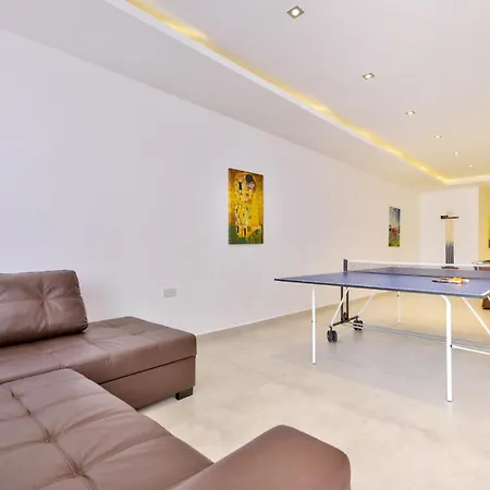 Maltese Luxury - Sunset Infinity Pools, Indoor Heated Pools And More! Villa