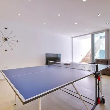 Villa Maltese Luxury - Sunset Infinity Pools, Indoor Heated Pools And More! *