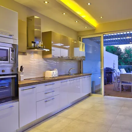 Maltese Luxury - Sunset Infinity Pools, Indoor Heated Pools And More! Villa *