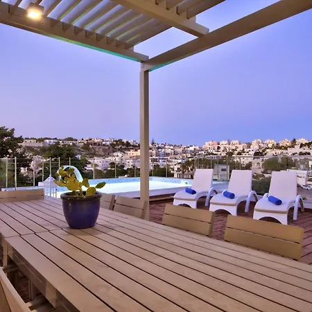 Villa Maltese Luxury - Sunset Infinity Pools, Indoor Heated Pools And More! *