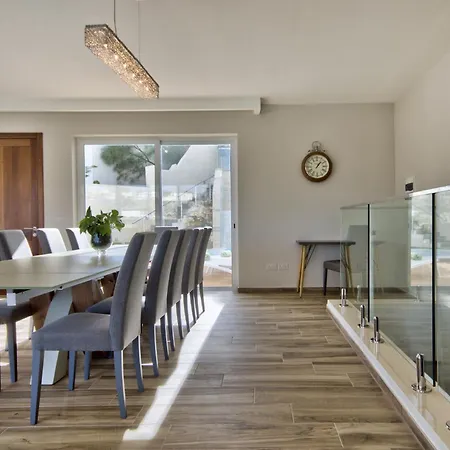 Maltese Luxury - Sunset Infinity Pools, Indoor Heated Pools And More! * Mellieha