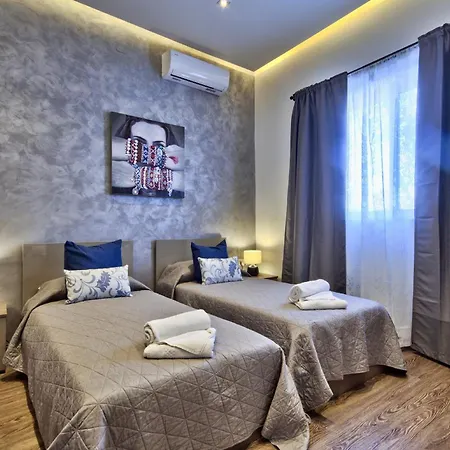 Villa Maltese Luxury - Sunset Infinity Pools, Indoor Heated Pools And More!