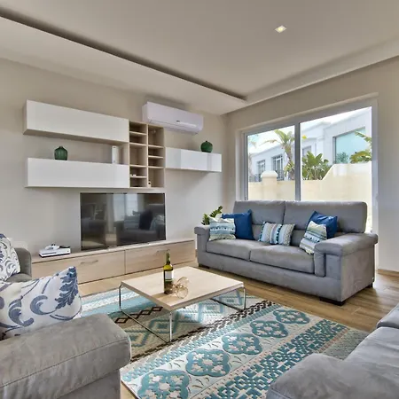Maltese Luxury - Sunset Infinity Pools, Indoor Heated Pools And More! *