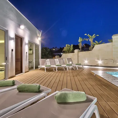 Maltese Luxury - Sunset Infinity Pools, Indoor Heated Pools And More! Mellieha