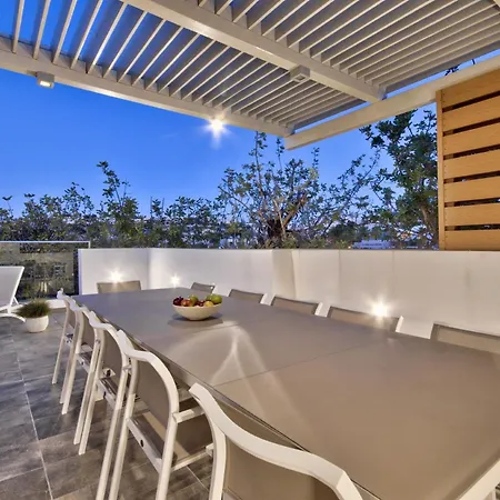 Maltese Luxury - Sunset Infinity Pools, Indoor Heated Pools And More! *