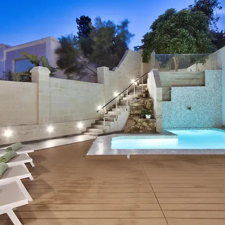 Villa Maltese Luxury - Sunset Infinity Pools, Indoor Heated Pools And More! *