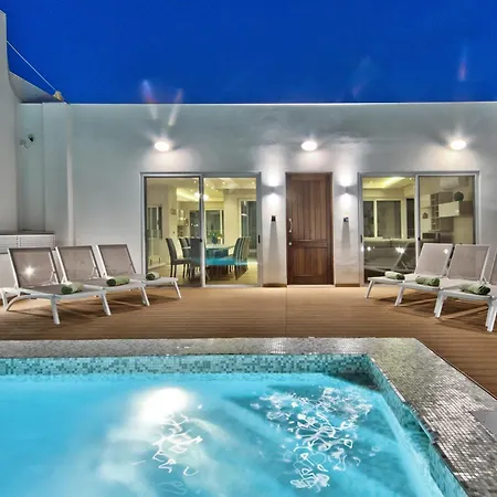 Villa Maltese Luxury - Sunset Infinity Pools, Indoor Heated Pools And More! *