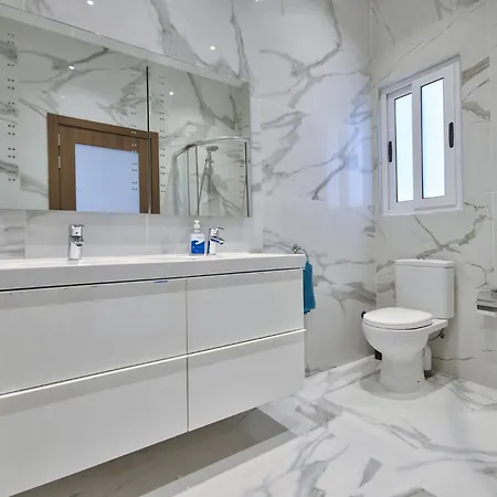 Maltese Luxury - Sunset Infinity Pools, Indoor Heated Pools And More! * Mellieha
