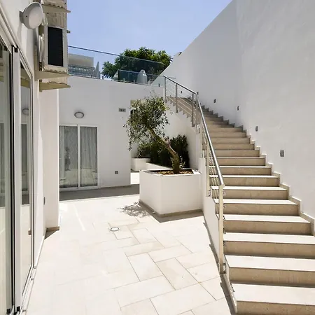 Maltese Luxury - Sunset Infinity Pools, Indoor Heated Pools And More!