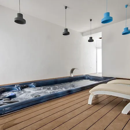 Villa Maltese Luxury - Sunset Infinity Pools, Indoor Heated Pools And More!