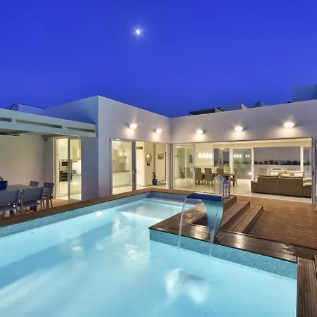 ヴィラ Maltese Luxury - Sunset Infinity Pools, Indoor Heated Pools And More!