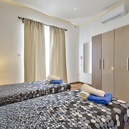 Maltese Luxury - Sunset Infinity Pools, Indoor Heated Pools And More! Villa