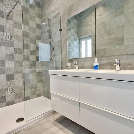 Maltese Luxury - Sunset Infinity Pools, Indoor Heated Pools And More! Villa Mellieha