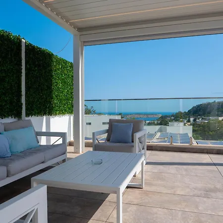 Villa Maltese Luxury - Sunset Infinity Pools, Indoor Heated Pools And More!