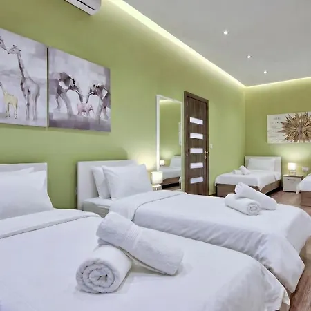 Villa Maltese Luxury - Sunset Infinity Pools, Indoor Heated Pools And More! *