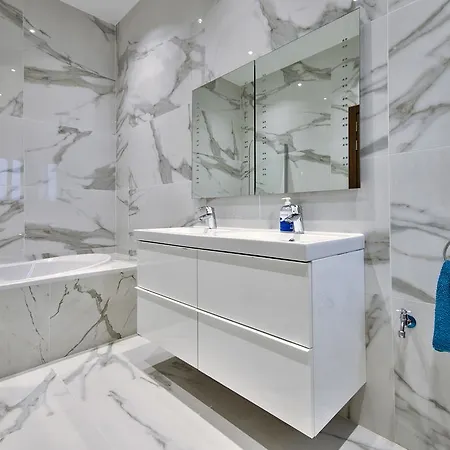 Maltese Luxury - Sunset Infinity Pools, Indoor Heated Pools And More! Villa *