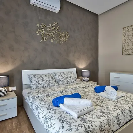 Maltese Luxury - Sunset Infinity Pools, Indoor Heated Pools And More! Villa *