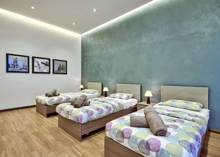 Villa Maltese Luxury - Sunset Infinity Pools, Indoor Heated Pools And More! *