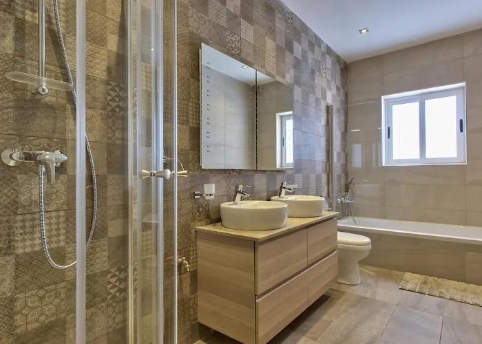 Maltese Luxury - Sunset Infinity Pools, Indoor Heated Pools And More! Villa *