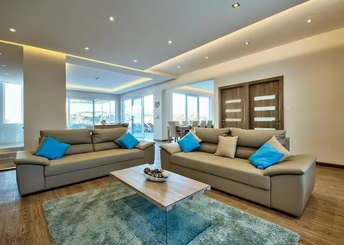 Villa Maltese Luxury - Sunset Infinity Pools, Indoor Heated Pools And More! Mellieħa